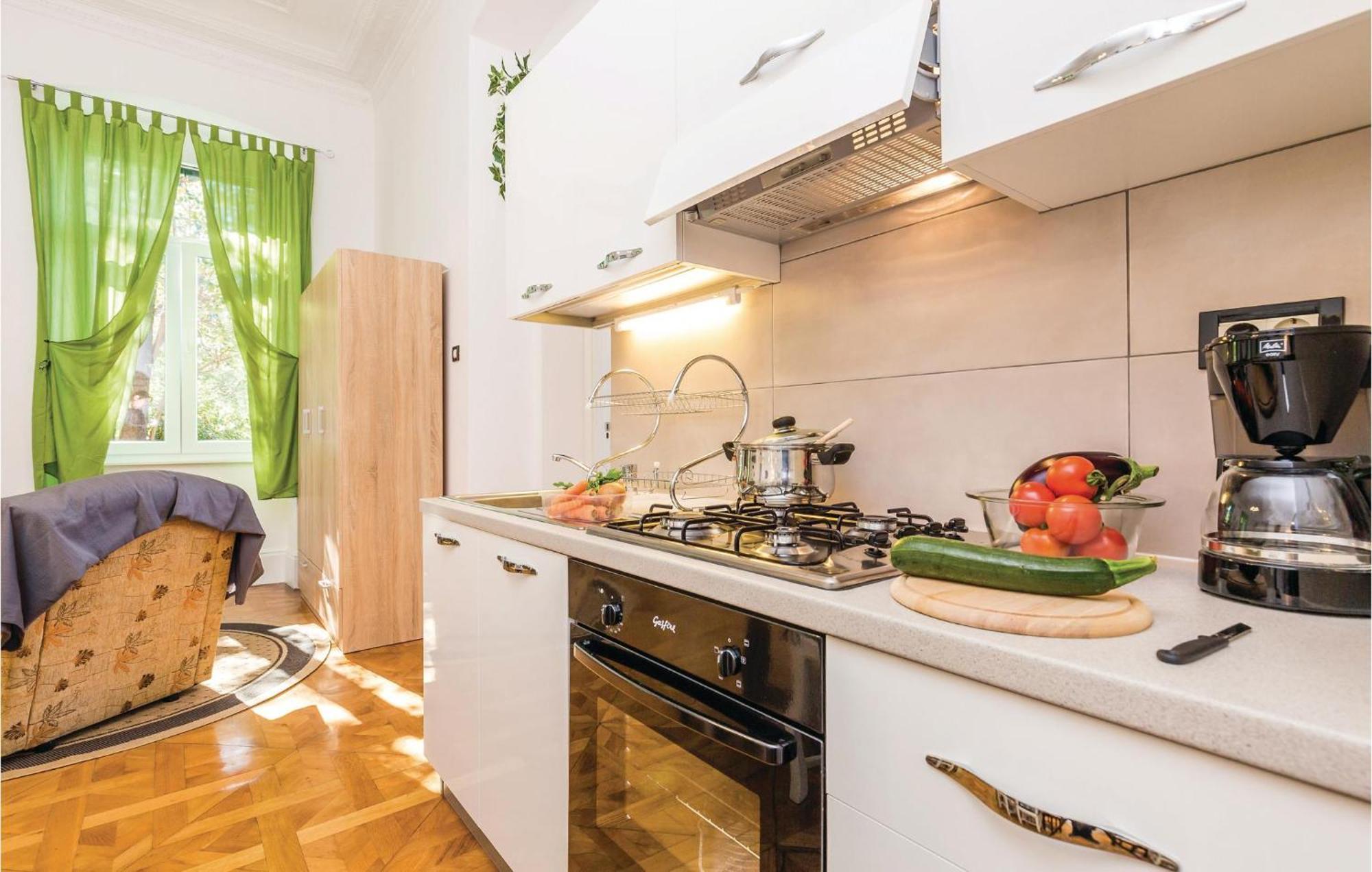 Amazing Apartment In Rijeka With Wifi Exterior foto